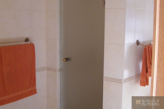 web_25 bathroom.jpg